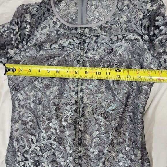 WHBM Metallic Lace Bell-Sleeve Shift Dress Women’s size 0 - Picture 9 of 14
